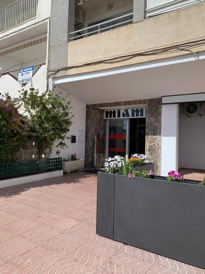 Apartamento Con Vistas Al Mar - Wifi - Aire Acondicionado Empuriabrava Dış mekan fotoğraf